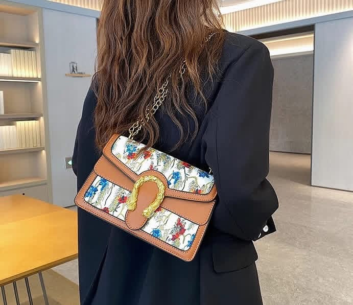 Senikau Shoulder Bag