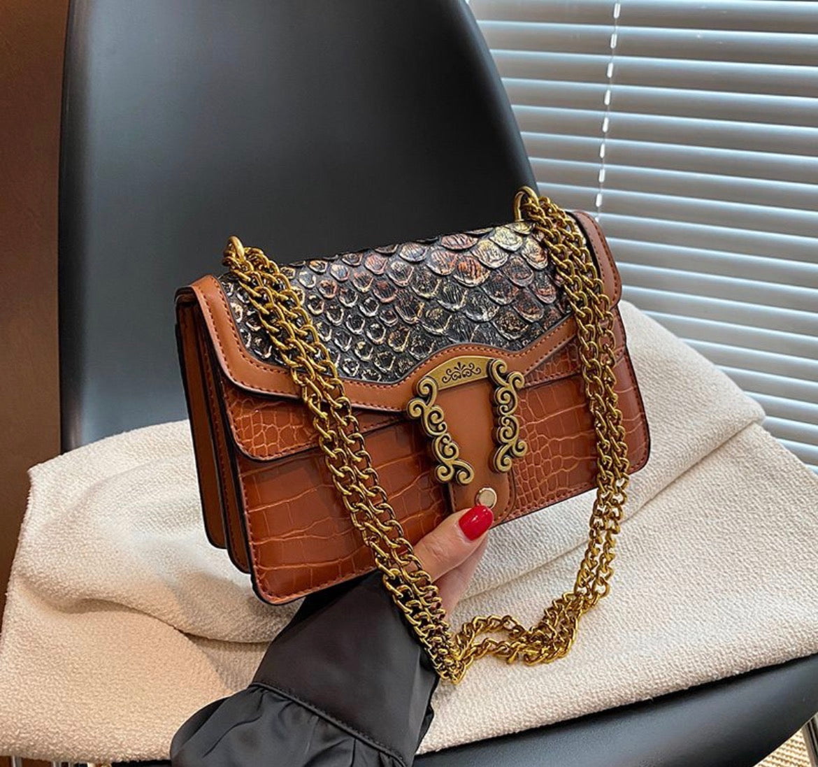 Aurelia Shoulder Bag